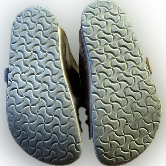 Birkenstock gold sandals child's sz 10 - Picture 4 of 4